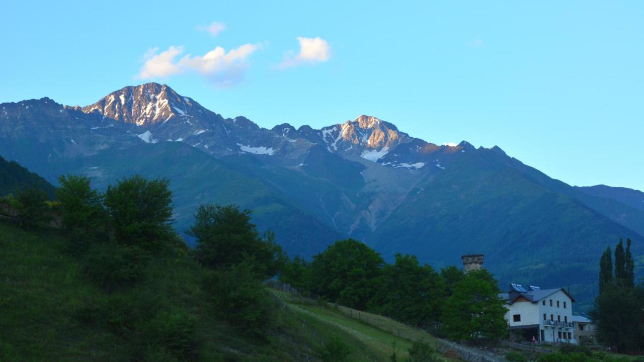 Latour Mestia Exterior foto